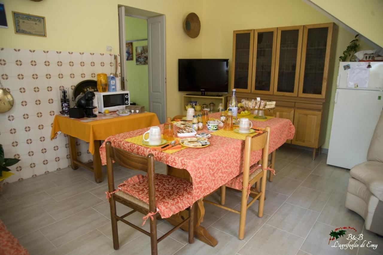 Bed and Breakfast L'Agrifoglio Di Emy Guspini Zewnętrze zdjęcie